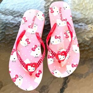 "Hello Kitty" flip flops, size 4-5